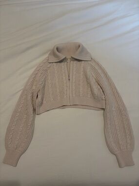 La Hearts Cropped Cable Knit Sweater